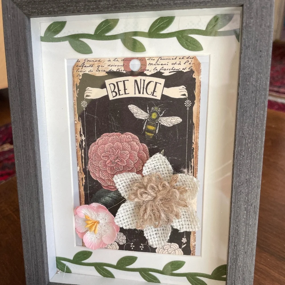 Shadow Box 3 dimensional floral/nature theme framed collage - 5 x 7" - Picture 2 of 9